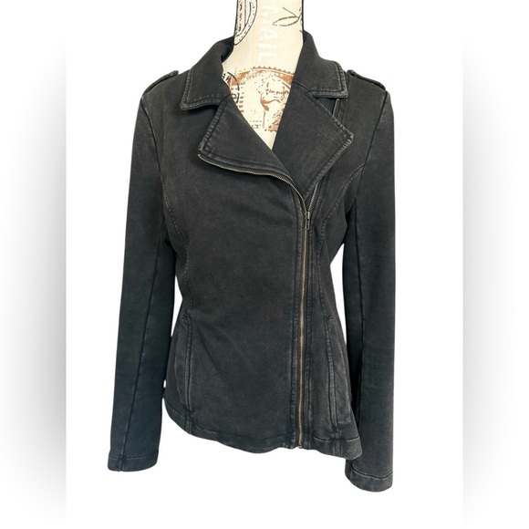Doe & Rae black stonewash cotton blend zip up jacket with pockets
Small - Picture 1 of 8